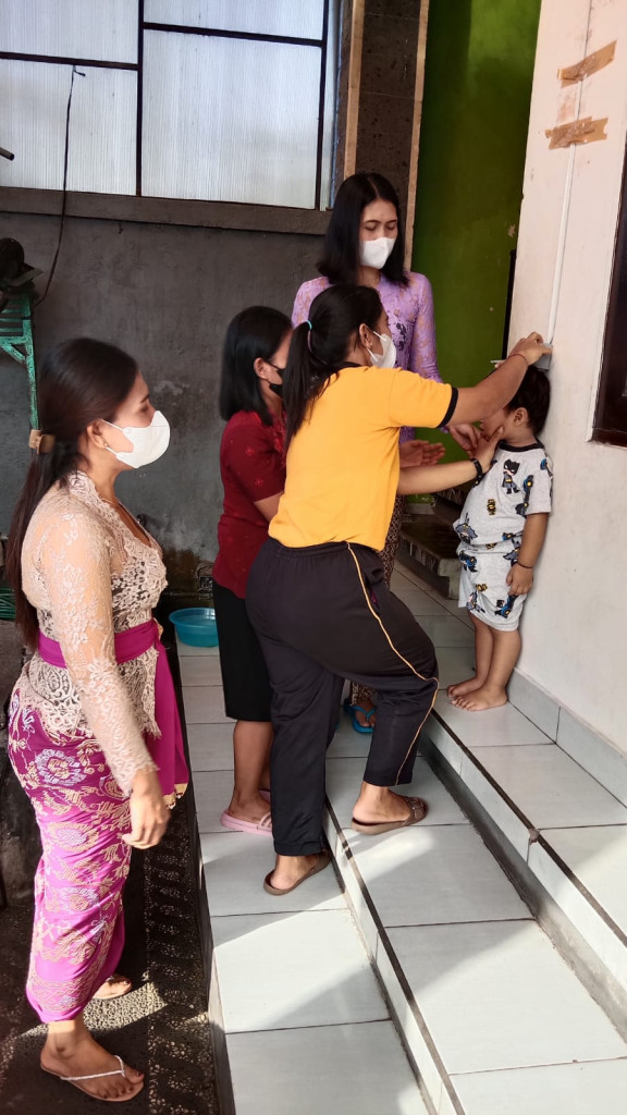 Kegiatan Posyandu Balita di Balai Banjar Penyarikan